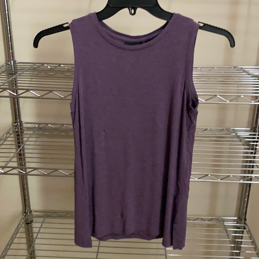 Women’s tank top. Size XS